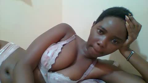 Snapshot of hotgodees chatting on 03.04.25 Queen online show from 03.04.25