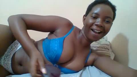 Snapshot of hotgodees chatting on 03.11.25 Queen online show from 03.11.25