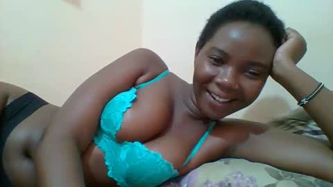 Snapshot of hotgodees chatting on 03.12.25 Queen online show from 03.12.25