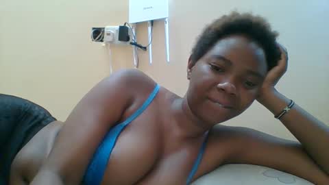 Snapshot of hotgodees chatting on 09.16.25 Queen online show from 09.16.25