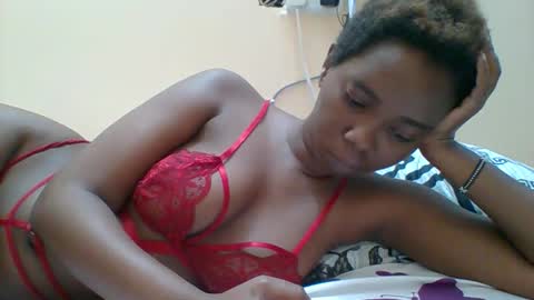 Snapshot of hotgodees chatting on 09.23.25 Queen online show from 09.23.25