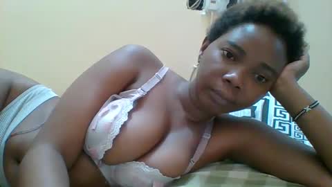 Snapshot of hotgodees chatting on 09.28.25 Queen online show from 09.28.25