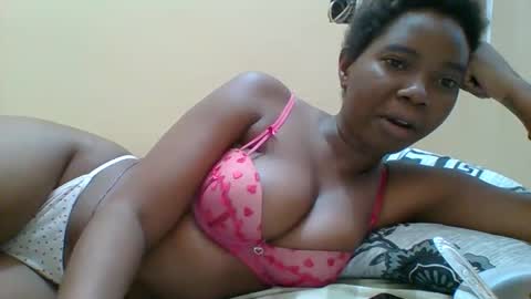 Snapshot of hotgodees chatting on 10.01.25 Queen online show from 10.01.25