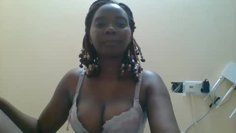 Snapshot of hotgodees chatting on 10.22.25 Queen online show from 10.22.25