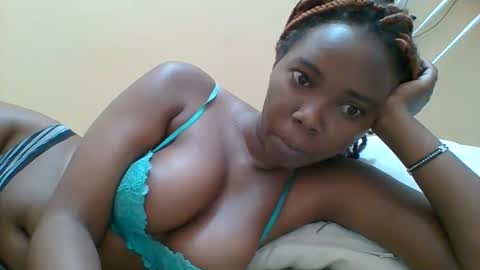 Snapshot of hotgodees chatting on 10.26.25 Queen online show from 10.26.25