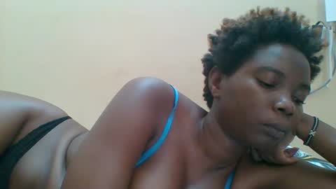 Snapshot of hotgodees chatting on 11.09.25 Queen online show from 11.09.25