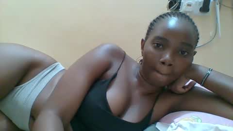 Snapshot of hotgodees chatting on 11.24.25 Queen online show from 11.24.25