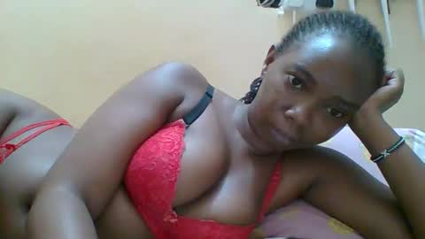 Snapshot of hotgodees chatting on 12.04.25 Queen online show from 12.04.25