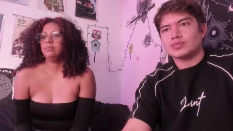 Snapshot of hothoneychile chatting on 11.06.25 Sam and Nico online show from 11.06.25