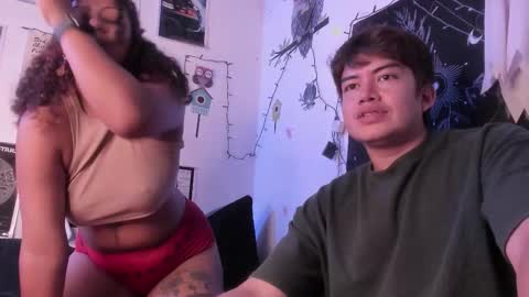 Snapshot of hothoneychile chatting on 11.08.25 Sam and Nico online show from 11.08.25