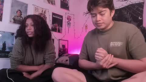 Snapshot of hothoneychile chatting on 11.24.25 Sam and Nico online show from 11.24.25