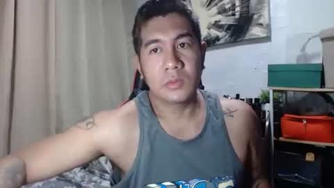 Snapshot of hothunkybear23 chatting on 12.16.25 Khel online show from 12.16.25