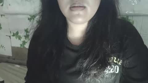 hotiemorenagurl18 online show from 04.23.26