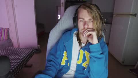 Hikikomori Alex online show from 12.10.24