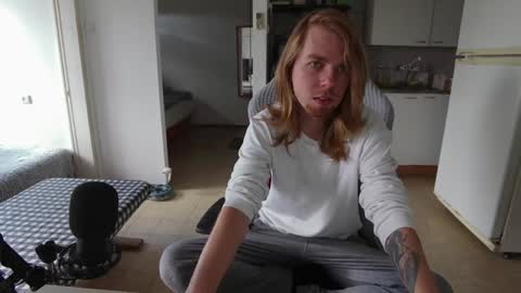 Hikikomori Alex online show from 12.13.24