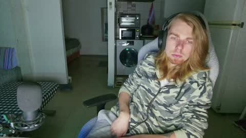 Hikikomori Alex online show from 12.14.24