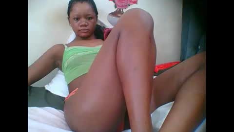 Snapshot of hotjeylee chatting on 10.23.25 LOYCE online show from 10.23.25