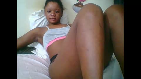 Snapshot of hotjeylee chatting on 10.28.25 LOYCE online show from 10.28.25