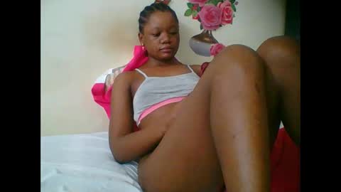 Snapshot of hotjeylee chatting on 11.02.25 LOYCE online show from 11.02.25