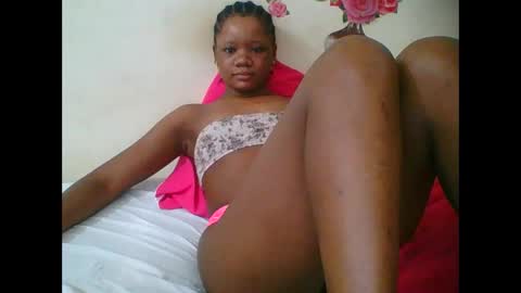 Snapshot of hotjeylee chatting on 11.03.25 LOYCE online show from 11.03.25