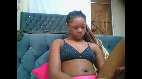 Snapshot of hotjeylee chatting on 11.15.25 LOYCE online show from 11.15.25