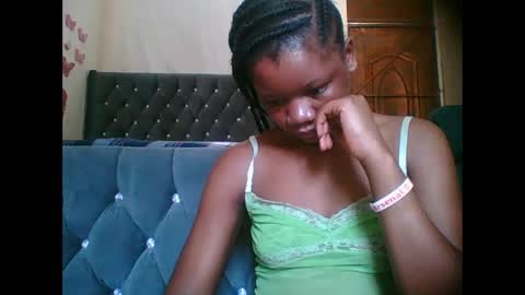 Snapshot of hotjeylee chatting on 11.30.25 LOYCE online show from 11.30.25