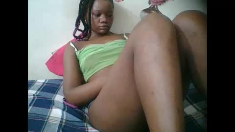 Snapshot of hotjeylee chatting on 12.01.25 LOYCE online show from 12.01.25