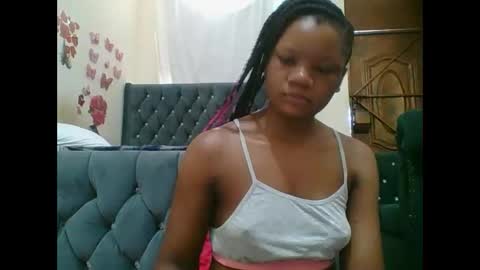 Snapshot of hotjeylee chatting on 12.02.25 LOYCE online show from 12.02.25