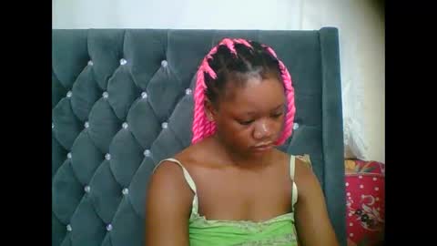 Snapshot of hotjeylee chatting on 12.13.25 LOYCE online show from 12.13.25