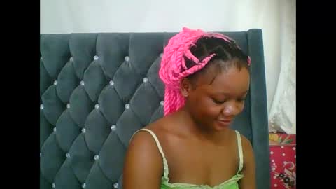 Snapshot of hotjeylee chatting on 12.14.25 LOYCE online show from 12.14.25