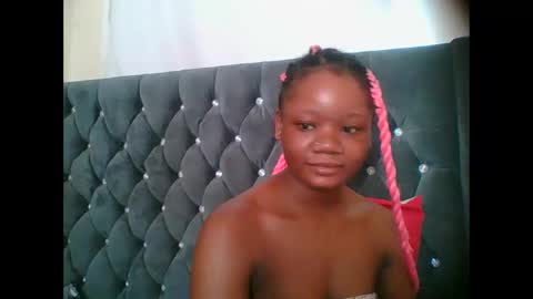 Snapshot of hotjeylee chatting on 12.15.25 LOYCE online show from 12.15.25