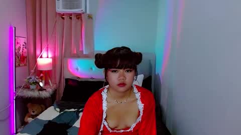 Layla online show from 12.14.24