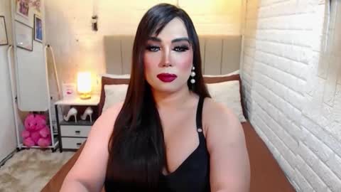 Snapshot of hotlexus69 chatting on 10.05.25 LEXUS online show from 10.05.25