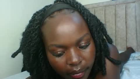 Snapshot of hotlina01 chatting on 02.14.26 hotlina01 online show from 02.14.26