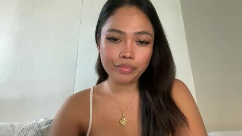 Snapshot of hotmermaidts chatting on 12.16.25 Eva online show from 12.16.25