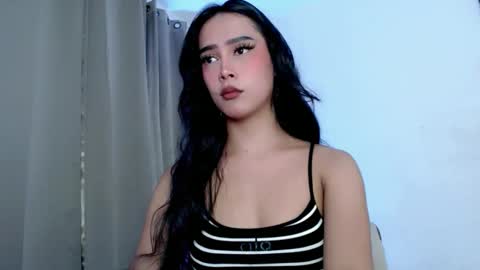 Snapshot of hotnaughty_beatrice chatting on 10.31.25 HOT BEATRICE online show from 10.31.25