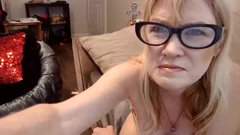 Snapshot of hotpepperrose chatting on 04.30.26 hotpepperose online show from 04.30.26