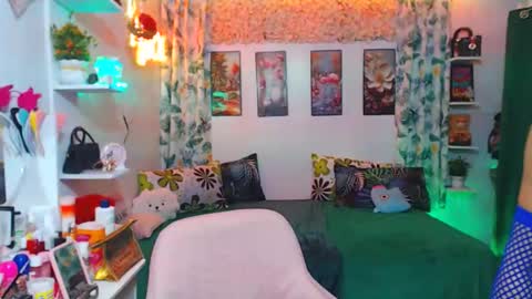 Snapshot of hotpinay_mira chatting on 12.04.25 hotpinay_mira online show from 12.04.25