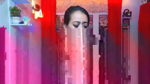 Snapshot of hotpinay_mira chatting on 12.20.25 hotpinay_mira online show from 12.20.25