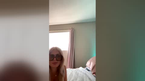 hott7malibu online show from 04.10.26