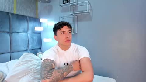 Snapshot of hott_boyy__ chatting on 11.07.25 hott_boyy__ online show from 11.07.25