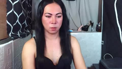 Snapshot of hott_summerr chatting on 05.28.26 Alex Summer online show from 05.28.26