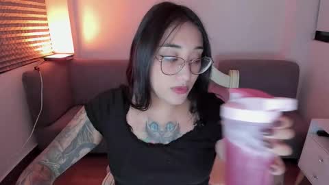 Snapshot of hottbee3645 chatting on 01.11.26 hottbee3645 online show from 01.11.26