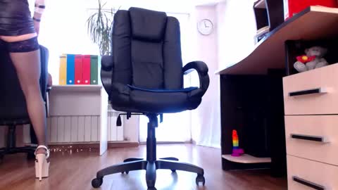 Snapshot of hottdoll611 chatting on 10.27.25 CassieAndDonald online show from 10.27.25