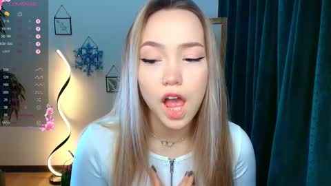 Snapshot of hottease_pvt chatting on 12.21.24 hello Im Eva online show from 12.21.24