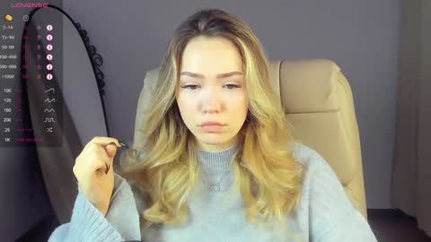 Snapshot of hottease_pvt chatting on 01.18.25 hello Im Eva online show from 01.18.25