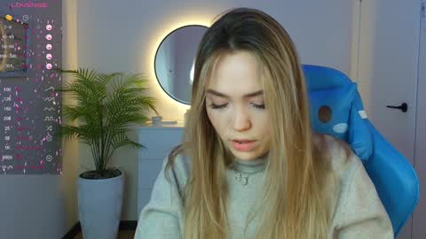 Snapshot of hottease_pvt chatting on 01.30.25 hello Im Eva online show from 01.30.25