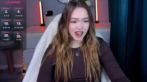 Snapshot of hottease_pvt chatting on 10.11.25 hello Im Eva online show from 10.11.25