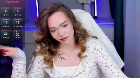 hello Im Eva online show from 11.13.25