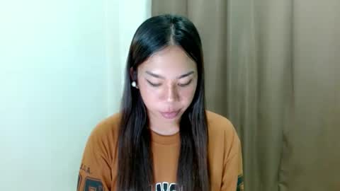 Snapshot of hottescum_intheworld chatting on 10.28.25 nika  online show from 10.28.25